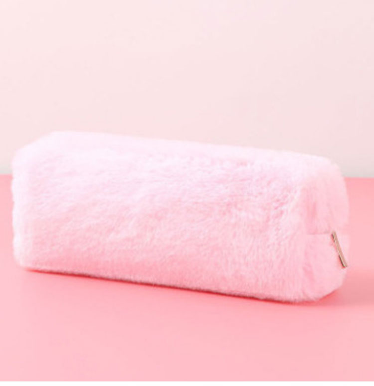 Jobbak a cipzáras tolltáskák, mint a nyitott felső tolltartók